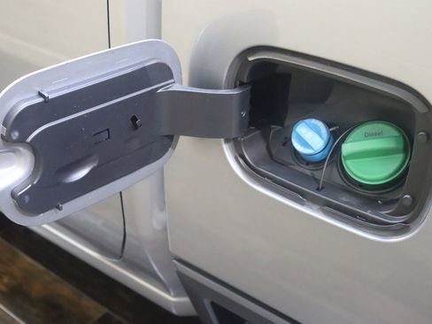 Used 2025 GMC Sierra 2500 AT4 image 27