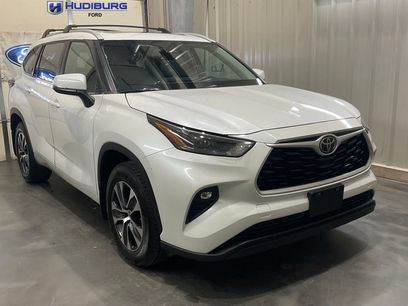 Used 2023 Toyota Highlander XLE