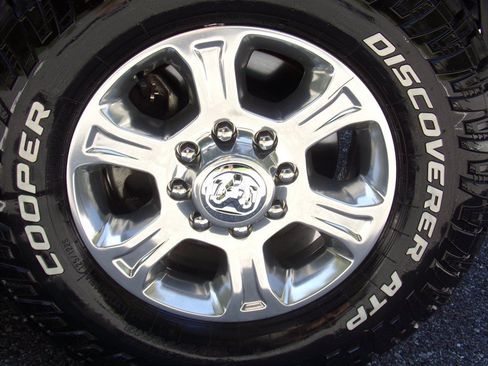 Used 2015 RAM 2500 Tradesman w/ Chrome Appearance Group AWD/4WD image 17