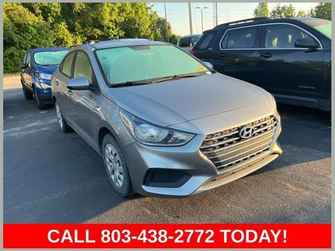 Used 2022 Hyundai Accent SE FWD image 1