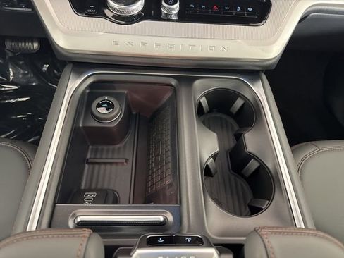 New 2025 Ford Expedition Max Active image 12