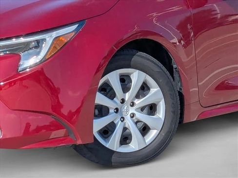 Used 2024 Toyota Corolla LE image 21