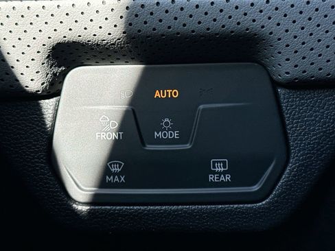 New 2025 Volkswagen Atlas Peak Edition SE image 55