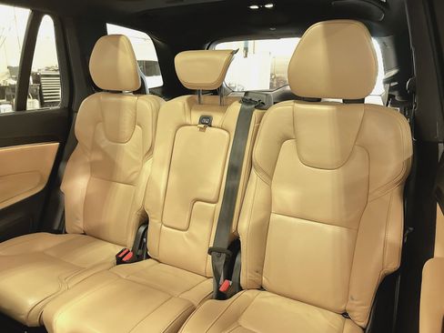 Used 2023 Volvo XC90 B6 Ultimate w/ Protection Package Premier image 25