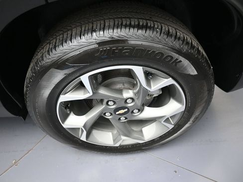 Used 2025 Chevrolet Trax LT w/ LT Convenience Package FWD image 15