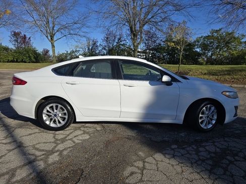 Used 2020 Ford Fusion SE image 16