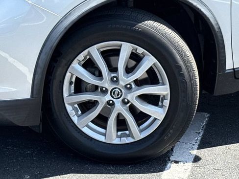 Used 2019 Nissan Rogue SV FWD image 50