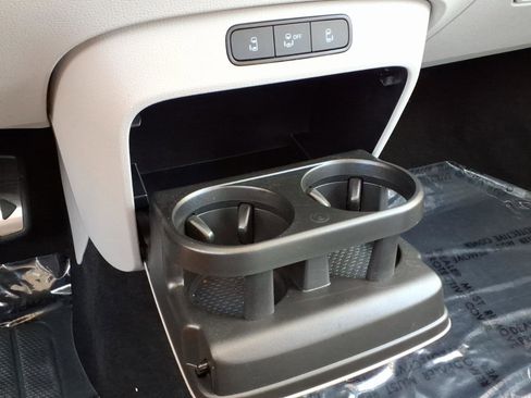 Certified 2025 Volkswagen ID. Buzz Pro S Plus RWD image 30
