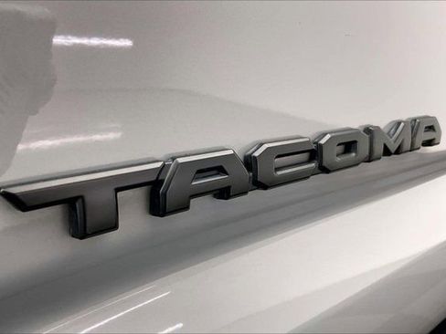 Used 2019 Toyota Tacoma TRD Sport image 32