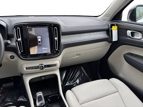 New 2026 Volvo XC40 B4 Plus w/ Climate Package image 9