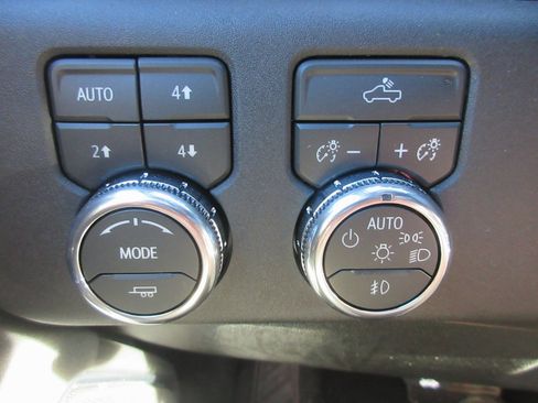 New 2026 GMC Sierra 1500 Elevation image 17