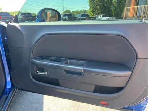 Used 2012 Dodge Challenger R/T image 15
