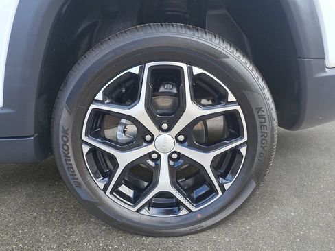 Certified 2024 Jeep Compass Limited AWD/4WD image 31