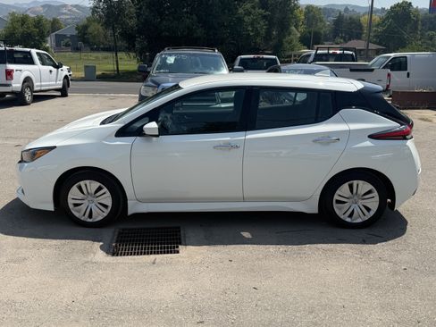 Used 2025 Nissan Leaf S FWD image 7