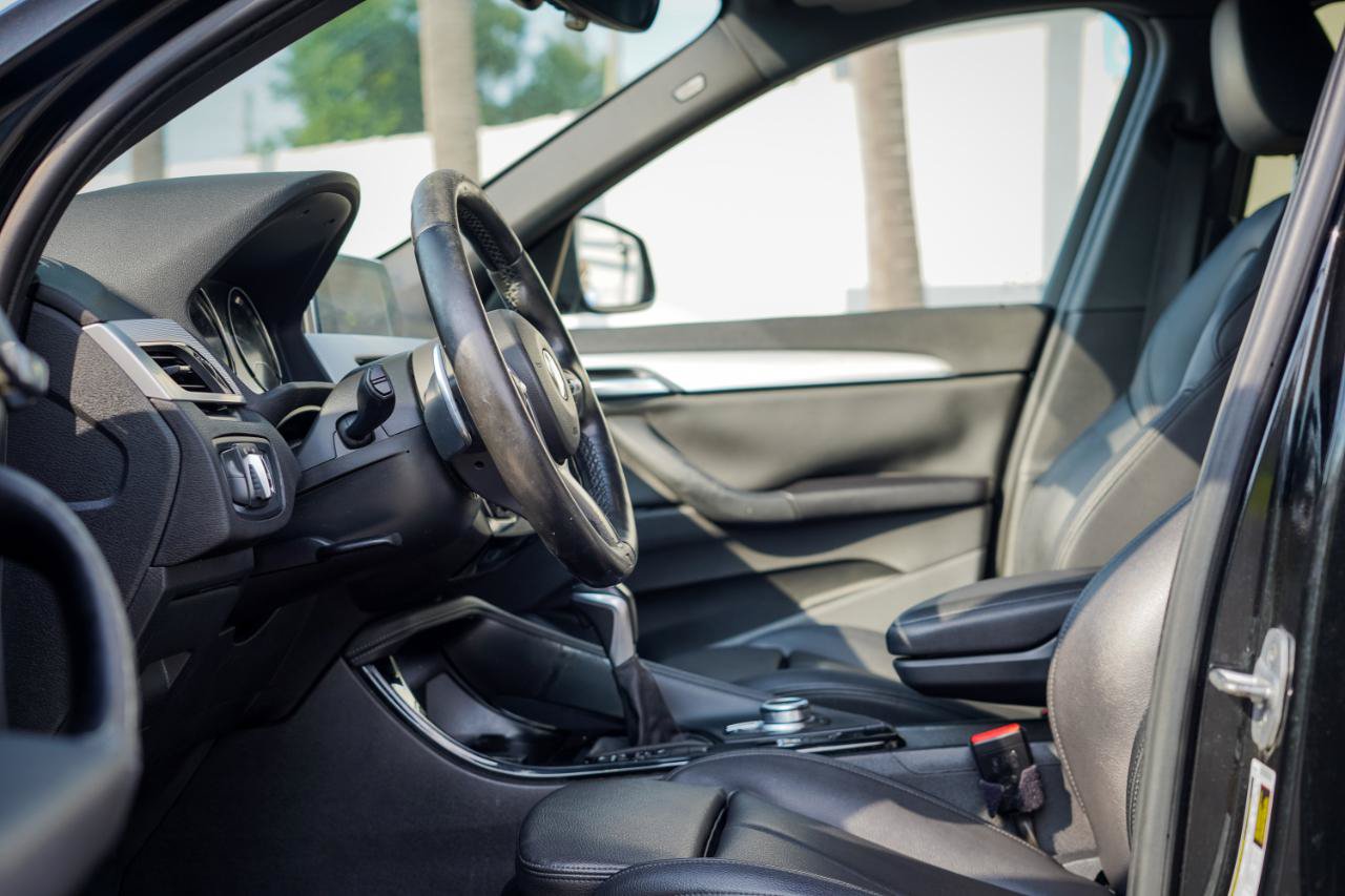 Used 2019 BMW X1 sDrive28i w/ M Sport Package FWD image 7