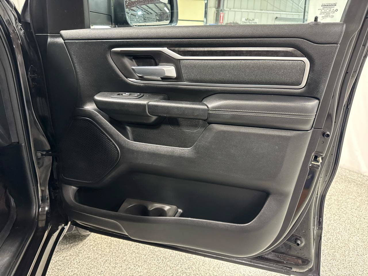 Used 2019 RAM 1500 Big Horn AWD/4WD image 9