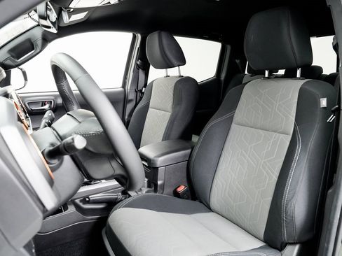 Used 2021 Toyota Tacoma TRD Sport image 8