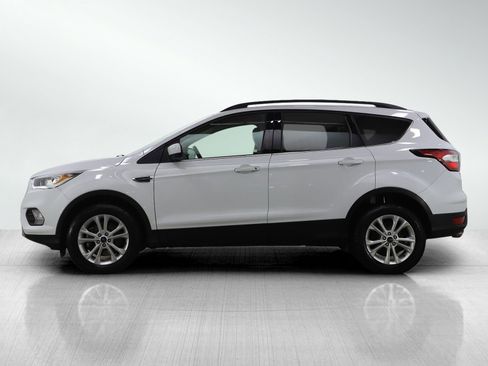 Used 2018 Ford Escape SEL image 2