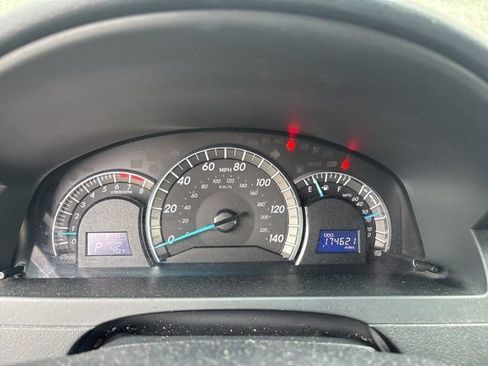 Used 2012 Toyota Camry SE FWD image 12