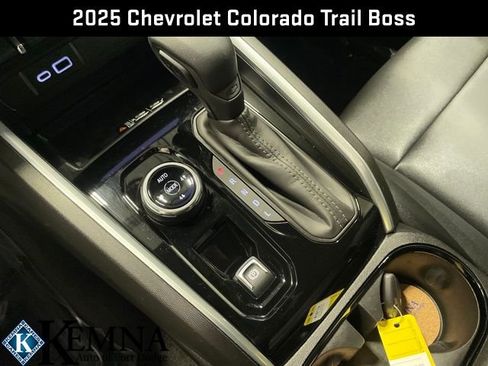 Used 2025 Chevrolet Colorado Trail Boss image 24