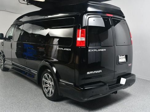 Used 2018 GMC Savana 2500 Extended w/ Enhanced Convenience Package RWD image 8