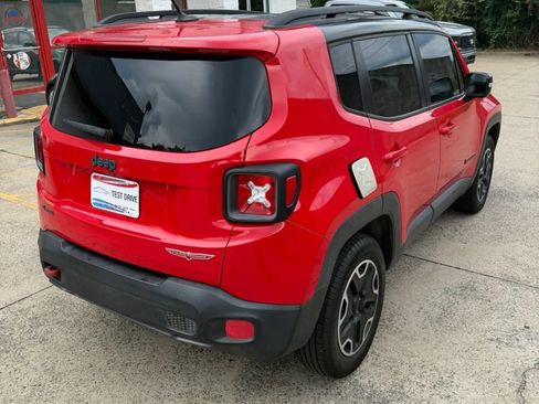 Used 2016 Jeep Renegade Trailhawk AWD/4WD image 3