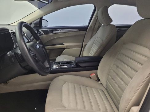 Used 2019 Ford Fusion SE FWD image 17