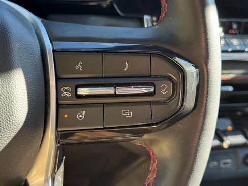 Used 2023 Chevrolet Colorado Z71 w/ Z71 Convenience Package 2 image 18