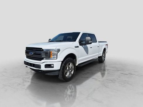 Used 2018 Ford F150 XLT w/ Equipment Group 302A Luxury AWD/4WD image 4