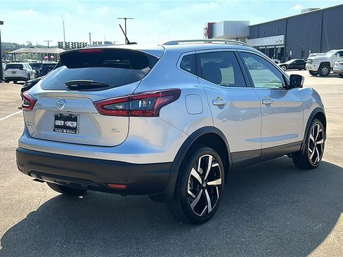 Used 2021 Nissan Rogue Sport SL w/ Premium Package image 8
