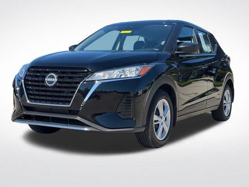 Used 2025 Nissan Kicks Play S FWD image 18