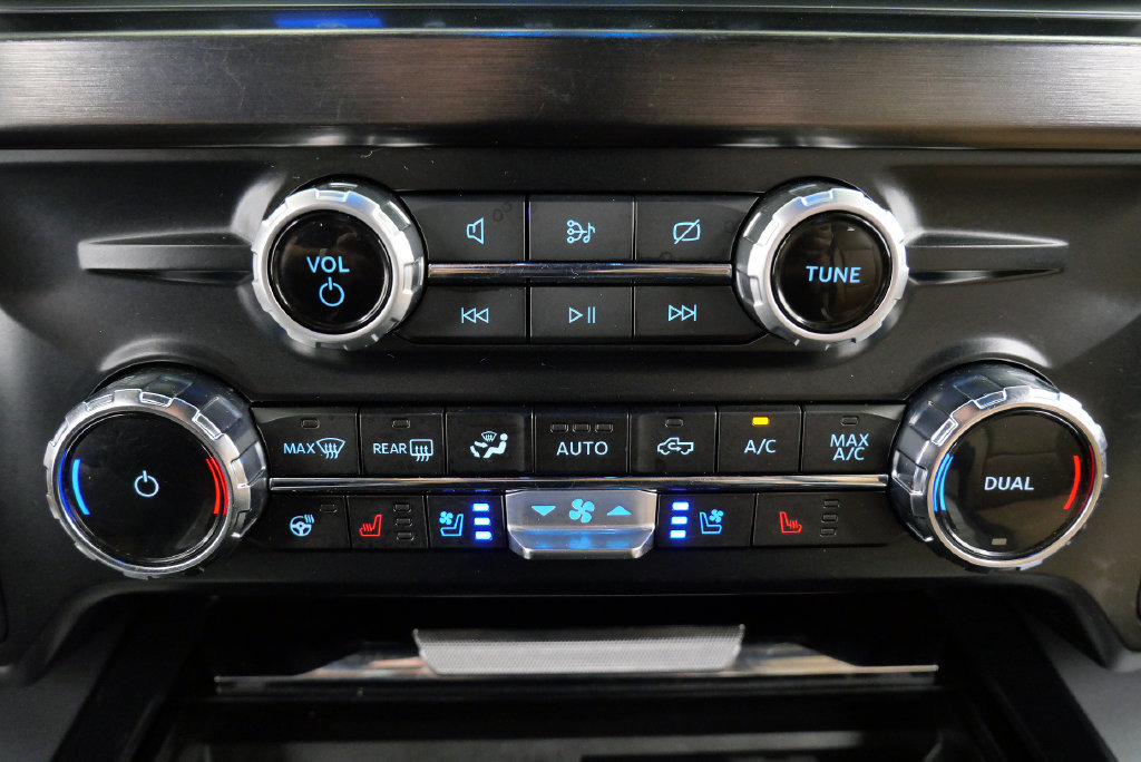 Used 2023 Ford F250 Lariat w/ Chrome Package AWD/4WD image 33