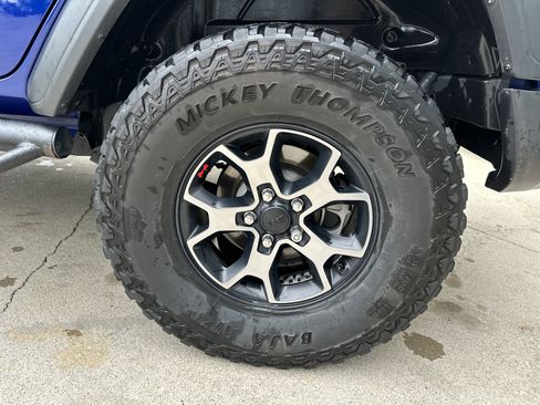 Used 2018 Jeep Wrangler Unlimited Sport S AWD/4WD image 3