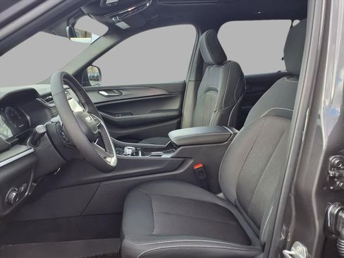 New 2025 Jeep Grand Cherokee Laredo image 20