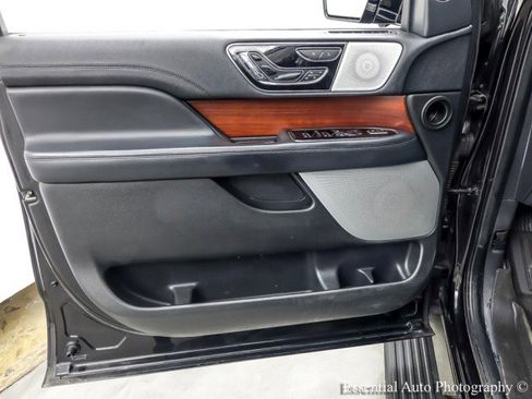 Used 2022 Lincoln Navigator L Reserve image 27