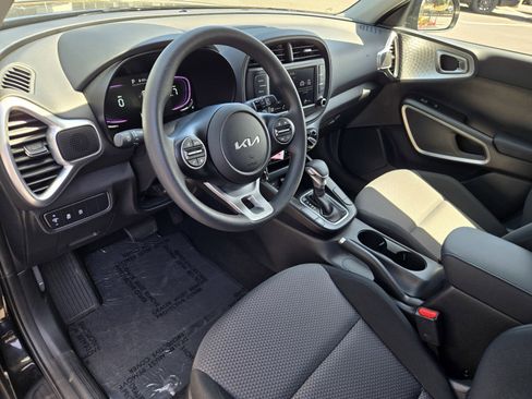 Certified 2025 Kia Soul LX FWD image 10