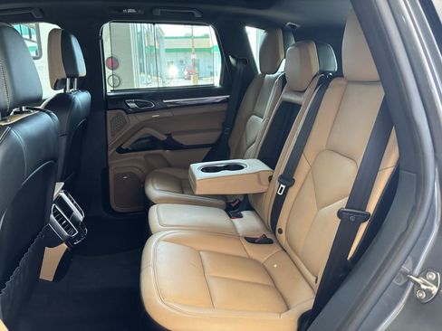 Used 2018 Porsche Cayenne S w/ Premium Package Plus AWD/4WD image 26