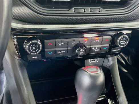 Used 2022 Jeep Compass Trailhawk w/ Trailhawk Convenience Group AWD/4WD image 15