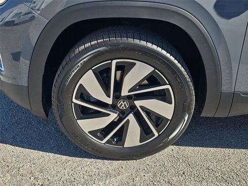 New 2026 Volkswagen Atlas SE image 9