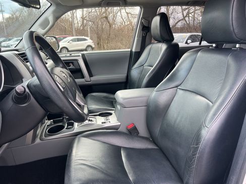 Used 2012 Toyota 4Runner SR5 w/ Premium Pkg image 2