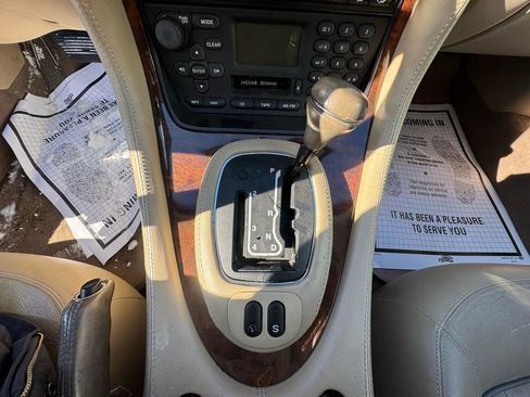 Used 2003 Jaguar XJ8 image 18