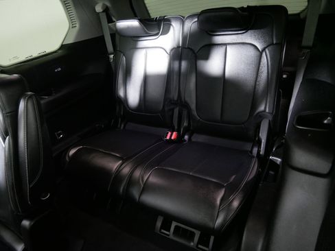 Used 2022 Jeep Grand Cherokee L Limited w/ Luxury Tech Group II image 33