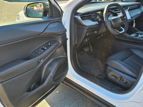 New 2026 Jeep Cherokee Laredo image 18