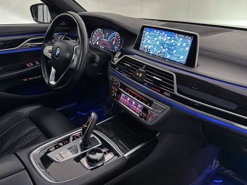 Used 2018 BMW 740e xDrive AWD/4WD image 29