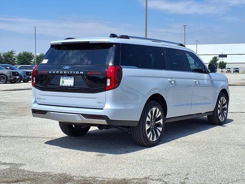 New 2026 Ford Expedition Max Platinum w/ Driver's Package AWD/4WD image 11