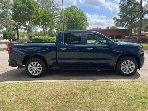Used 2020 Chevrolet Silverado 1500 Custom w/ Custom Value Package image 6