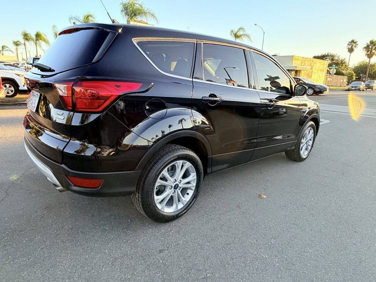 Used 2019 Ford Escape SE FWD image 7