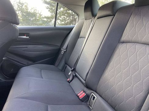 Used 2020 Toyota Corolla LE FWD image 11