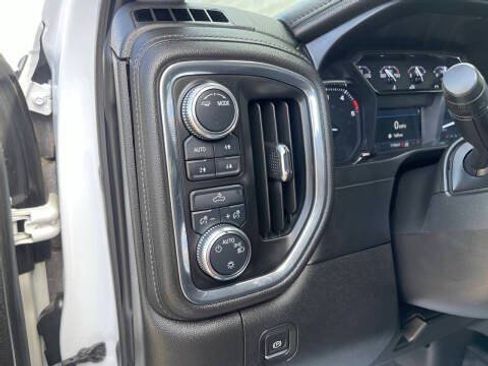 Used 2021 GMC Sierra 3500 SLE w/ Remote Start Package AWD/4WD image 12