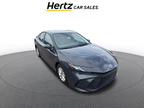 Used 2025 Toyota Camry LE image 1